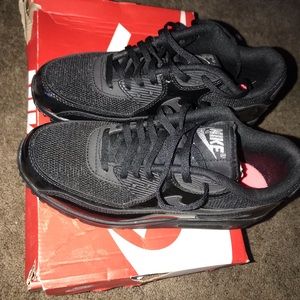 All black Airmax 90